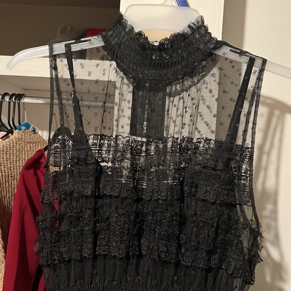 Beautiful mesh dress - Picture 2 of 4